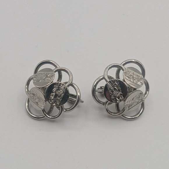 Sarah Coventry Jewelry - Sarah Coventry Vintage Silver Tone‎ Floral Clip On Earrings Signed Textured MCM